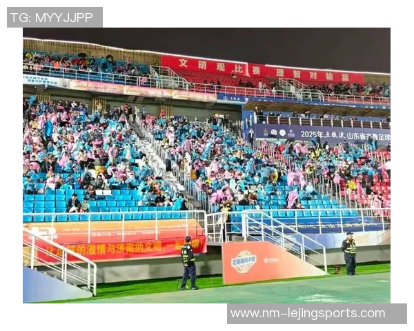 足球巨星汇聚一堂璀璨晚宴星光熠熠展现绿茵场外风采